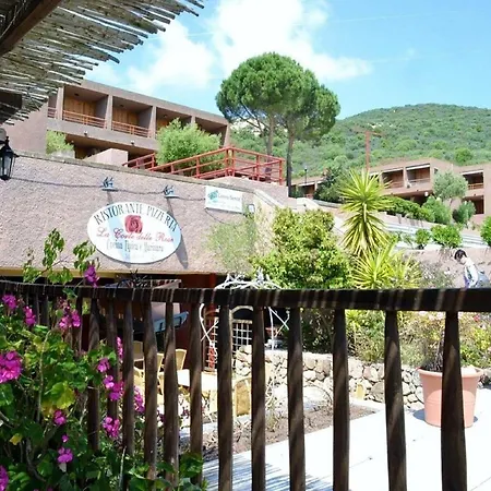 Near Golfo Di Cugnana Апартаменти Ольбія