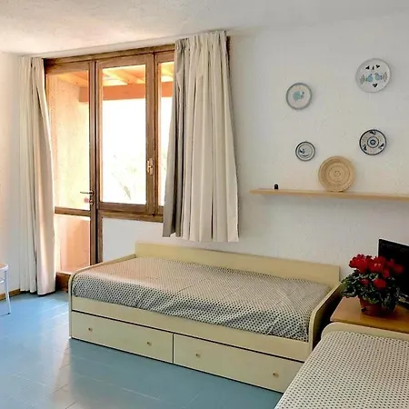 Апартаменти Near Golfo Di Cugnana