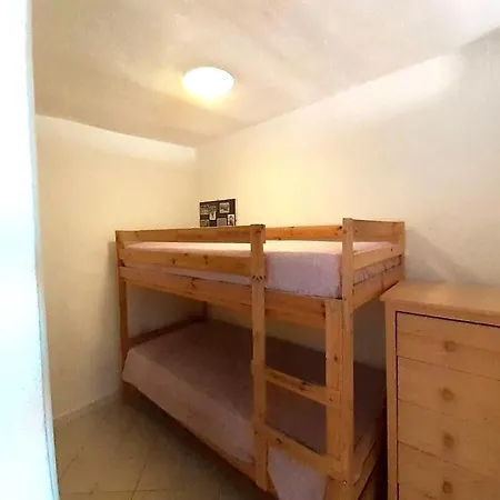Апартаменти Near Golfo Di Cugnana *