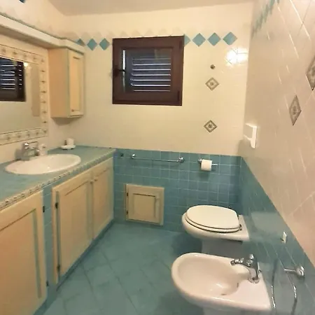 Апартаменти Near Golfo Di Cugnana